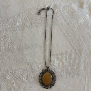 Elegant Gold Pendant Necklace